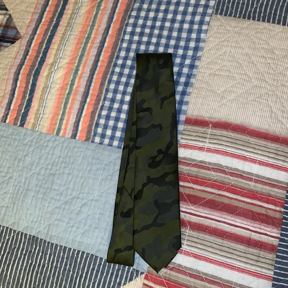 Dockers kids tie - green camo